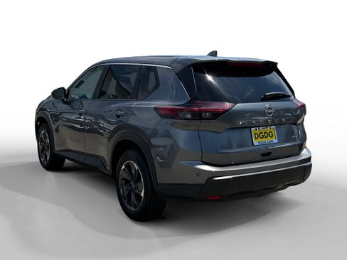 Used 2024 Nissan Rogue SV FWD image 3