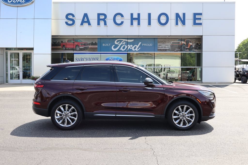 Used 2020 Lincoln Corsair AWD w/ Premium Package image 2