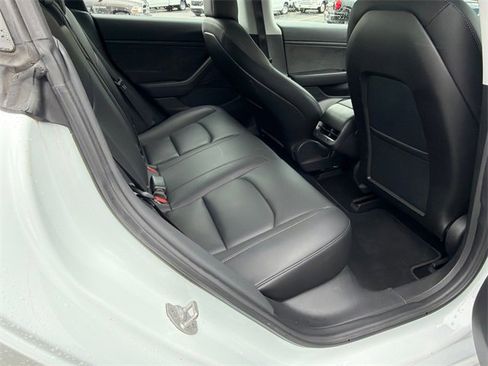 Used 2018 Tesla Model 3 Mid Range image 15