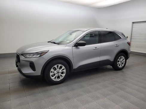 Used 2023 Ford Escape Active AWD/4WD image 2