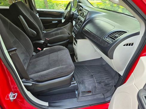 Used 2014 Dodge Grand Caravan SE w/ Quick Order Package 29E SE image 12