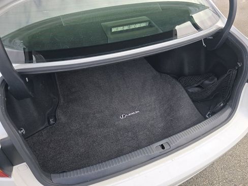 Used 2017 Lexus IS 300 AWD image 19