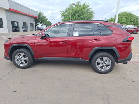 Used 2025 Toyota RAV4 XLE w/ Convenience Package image 3