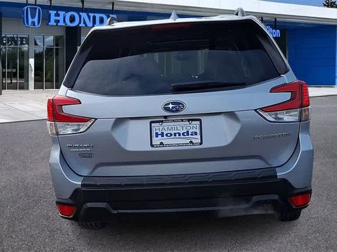 Used 2020 Subaru Forester Premium image 7