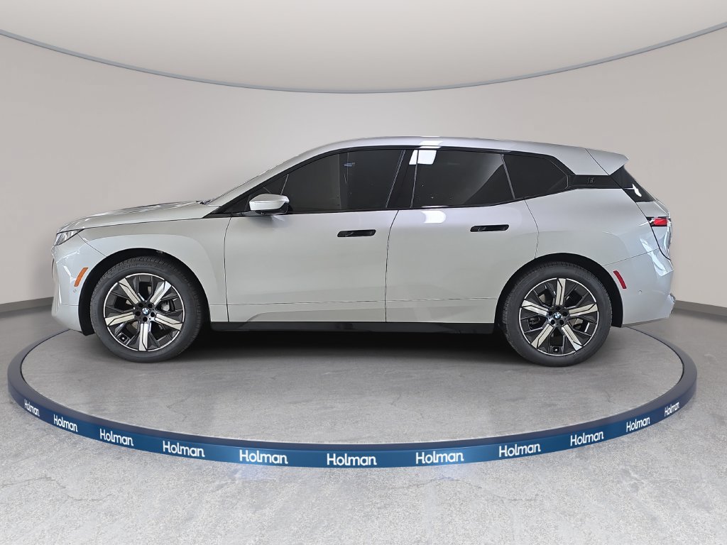 Used 2026 BMW iX xDrive60 w/ Premium Package AWD/4WD image 11