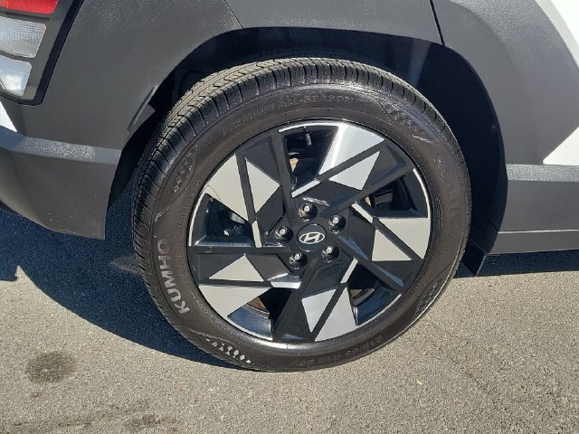 Used 2024 Hyundai Kona SEL FWD image 30