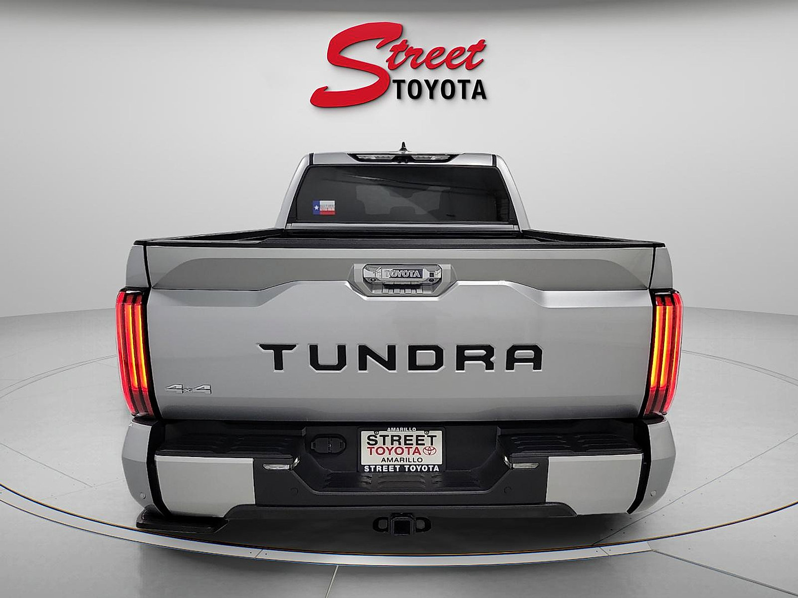 Used 2024 Toyota Tundra Limited AWD/4WD image 3