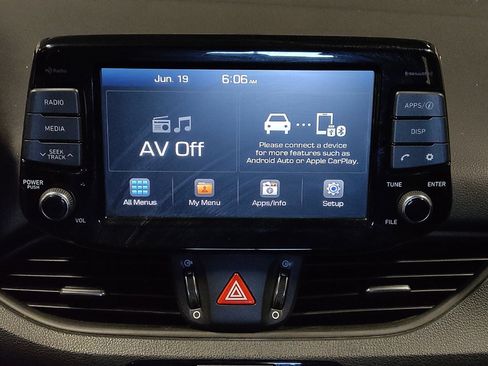 Used 2018 Hyundai Elantra GT FWD image 25
