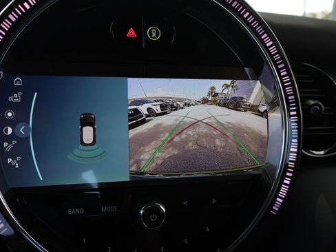 Used 2024 MINI Cooper SE image 4