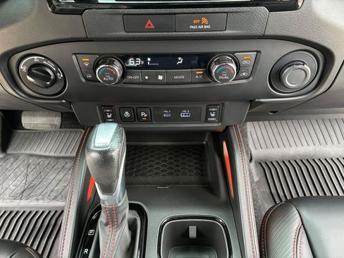 Used 2023 Nissan Frontier PRO-4X w/ Pro-4X Premium Package AWD/4WD image 23