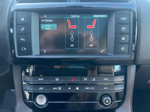 Used 2017 Jaguar F-PACE Prestige image 29