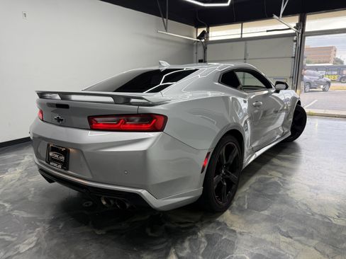 Used 2016 Chevrolet Camaro SS RWD image 5