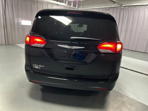 New 2026 Chrysler Voyager LX image 6