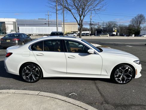 Used 2025 BMW 330i xDrive Sedan w/ M Sport Package AWD/4WD image 9