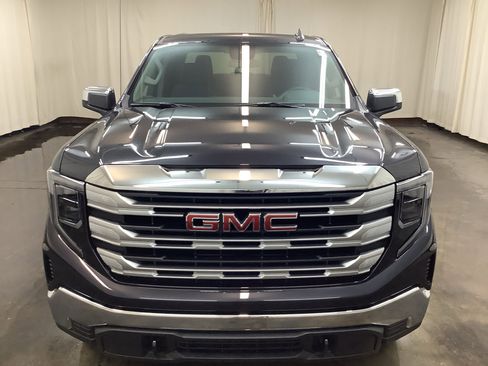 New 2026 GMC Sierra 1500 SLE image 3