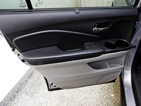 Used 2019 Honda Pilot Touring image 9