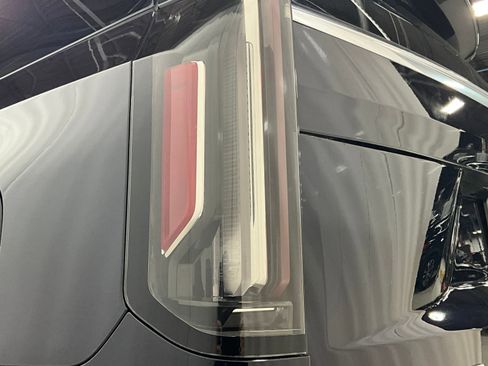 Used 2023 Cadillac Escalade ESV Premium Luxury Platinum w/ LPO, Radiant Package image 29