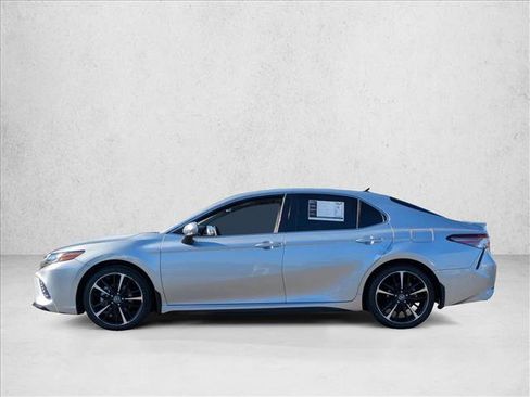 Used 2018 Toyota Camry XSE image 9