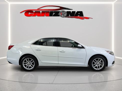 Used 2015 Chevrolet Malibu LT w/ Power Convenience Package FWD image 4