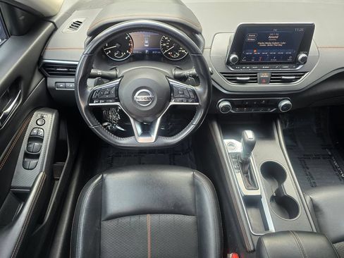 Used 2020 Nissan Altima 2.5 SR FWD image 11