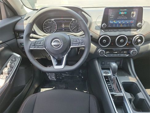 New 2025 Nissan Sentra SR w/ Trunk Package image 4