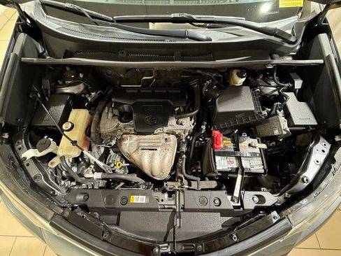 Used 2018 Toyota RAV4 LE w/ All Weather Liner Package AWD/4WD image 10