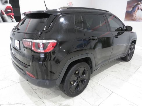 Used 2019 Jeep Compass Latitude AWD/4WD image 3