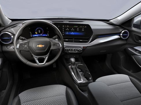 New 2025 Chevrolet Trax LT w/ Driver Confidence Package image 38