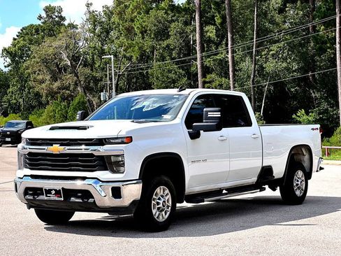 Used 2024 Chevrolet Silverado 2500 LT image 4