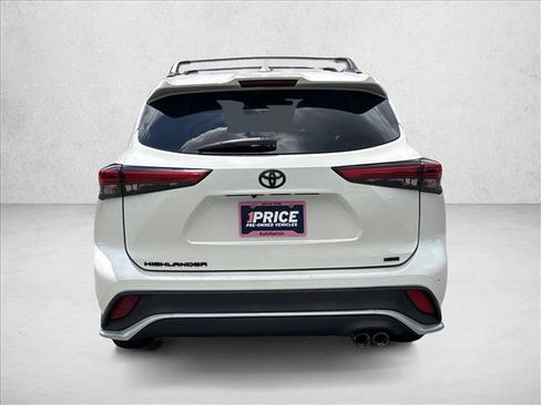 Used 2021 Toyota Highlander XSE FWD image 6