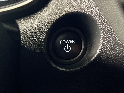 Used 2024 Toyota Corolla Cross XSE image 24