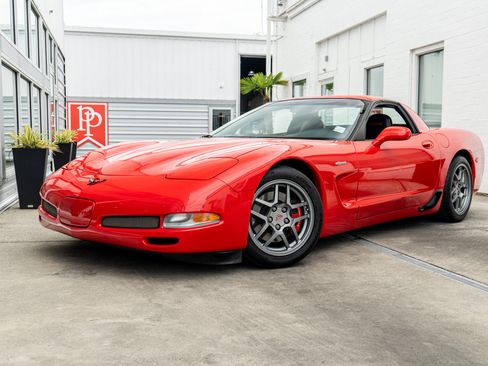 Used 2001 Chevrolet Corvette Z06 w/ Memory Pkg RWD image 4