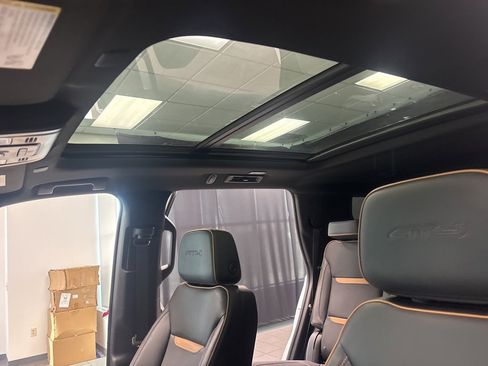 Used 2024 GMC Yukon AT4 image 36