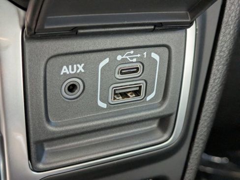 New 2025 Jeep Gladiator Sport image 19