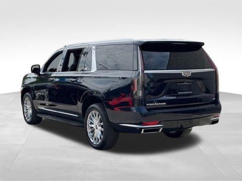 Used 2022 Cadillac Escalade ESV Premium Luxury AWD/4WD image 5