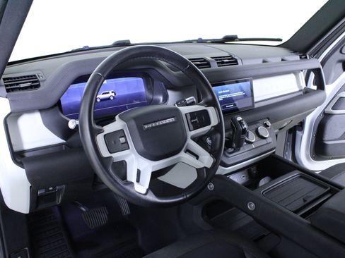 Used 2020 Land Rover Defender 110 First Edition image 23