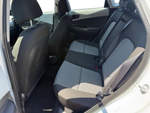 Used 2018 Hyundai Kona SE FWD image 16