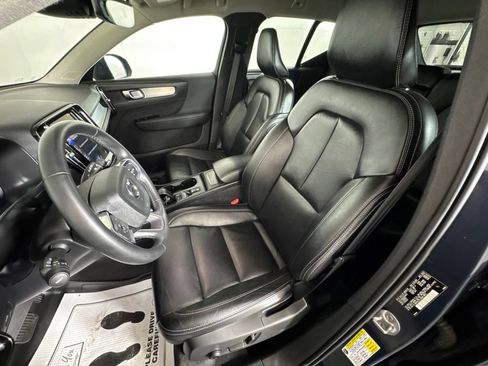 Used 2022 Volvo XC40 T5 Momentum AWD/4WD image 22
