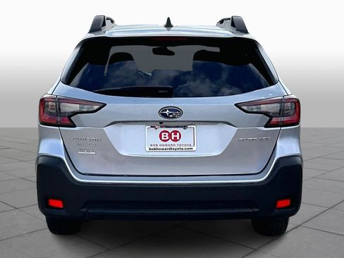 Used 2023 Subaru Outback Premium image 5