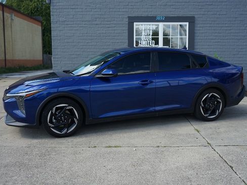 Used 2025 Kia K4 EX image 2