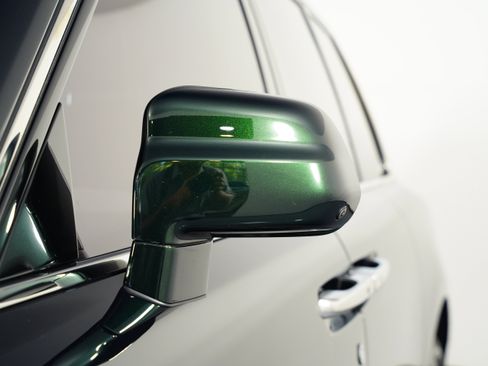 Used 2023 Rolls-Royce Cullinan w/ Cullinan Package image 95