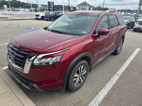 Used 2023 Nissan Pathfinder SL AWD/4WD image 1