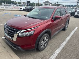 Used 2023 Nissan Pathfinder SL AWD/4WD video 1
