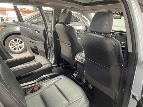 Used 2016 Toyota Highlander Limited Platinum image 21