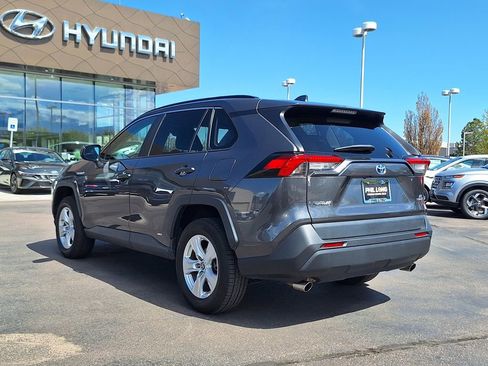 Used 2021 Toyota RAV4 LE AWD/4WD image 5