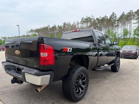 Used 2011 Chevrolet Silverado 2500 LT w/ Interior Plus Package AWD/4WD image 4