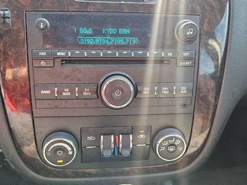 Used 2013 Chevrolet Impala LT w/ LT Sunroof Package FWD image 9