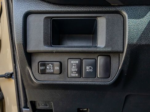 Used 2019 Toyota Tacoma TRD Off-Road image 22