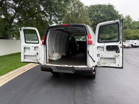 Used 2015 Chevrolet Express 2500 image 23