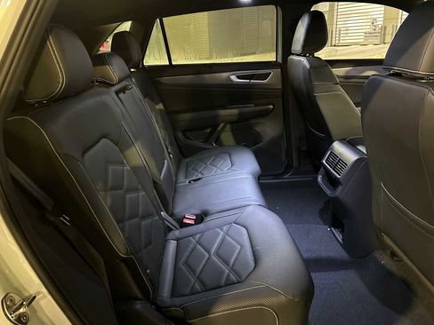 New 2026 Volkswagen Atlas Cross Sport SE image 12